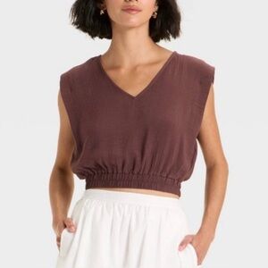A new day, NWT, Sleeveless Crop Top, M, P2P: 21”
(brown & beige).